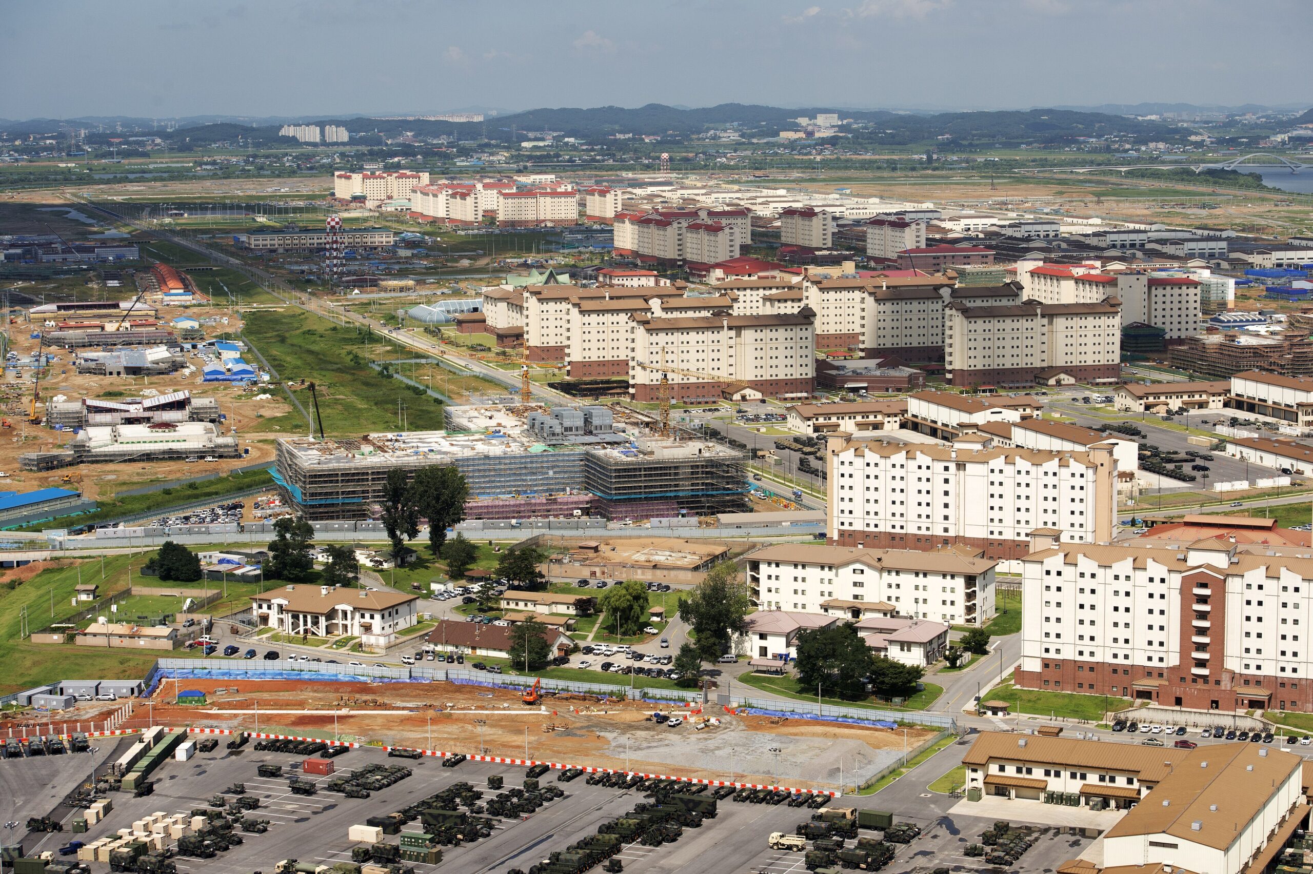Aerial_Tour_Construction_Update_-_U.S._Army_Garrison_Humphreys,_South_Korea_-_27_August_2015_(21074089506)